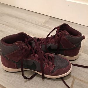 Nike SB dunks (high) size 8W 6.5 M red and grey